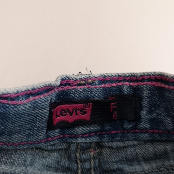 Prefaded Levis - Picture 2 of 4